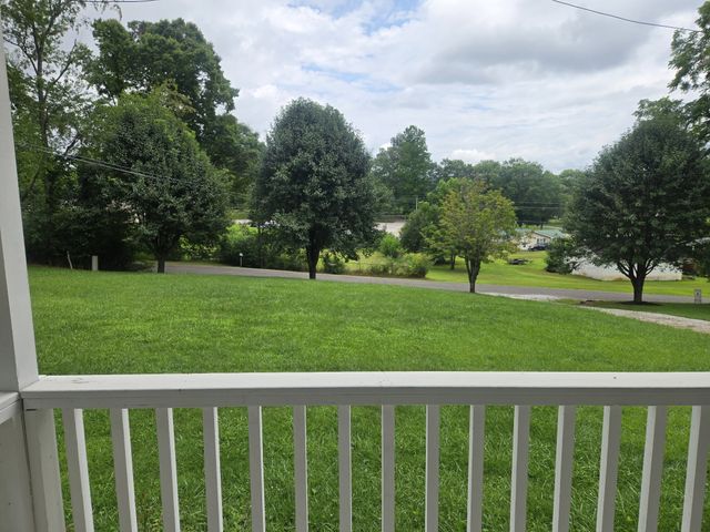 193 W Lee Dr, Palmer, TN 37365