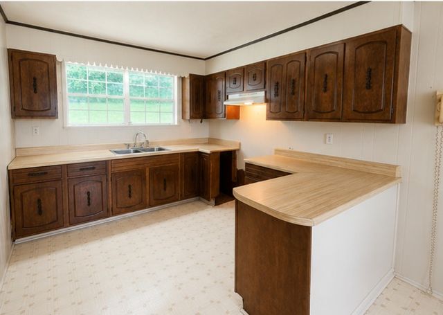 193 W Lee Dr, Palmer, TN 37365