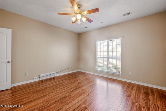 2035 Greencliff Drive, Southaven, MS 38672