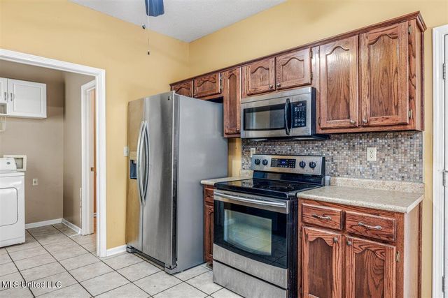 2035 Greencliff Drive, Southaven, MS 38672