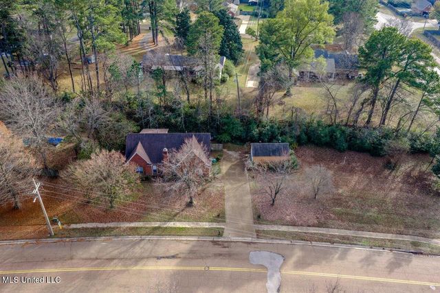 2035 Greencliff Drive, Southaven, MS 38672
