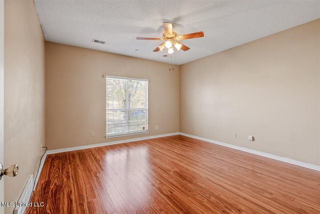 2035 Greencliff Drive, Southaven, MS 38672