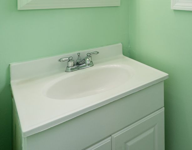 29 Mill St B, Dracut, MA 01826