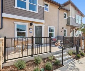 15525 April Dawn Way 3, Fontana, CA 92336