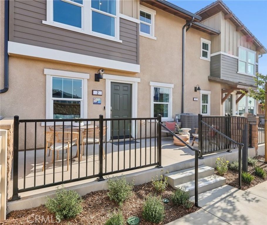 15525 April Dawn Way 3, Fontana, CA 92336