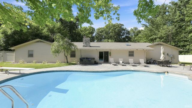 10509 Uncas Trail, Fort Wayne, IN 46804
