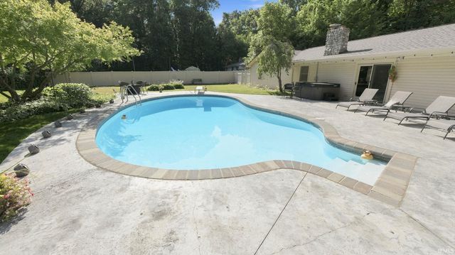 10509 Uncas Trail, Fort Wayne, IN 46804