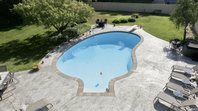10509 Uncas Trail, Fort Wayne, IN 46804