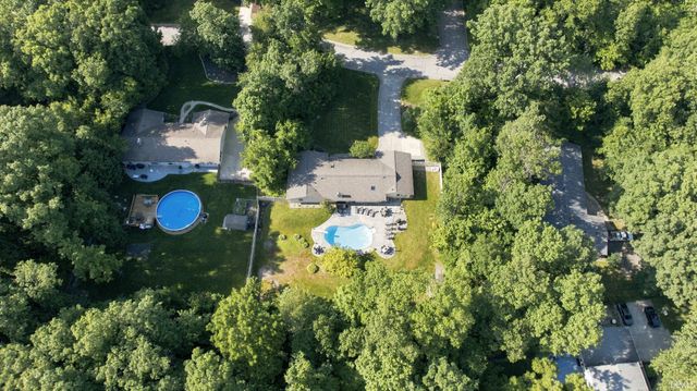 10509 Uncas Trail, Fort Wayne, IN 46804