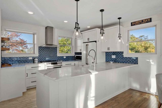 34 Old County Rd, Salisbury, MA 01952