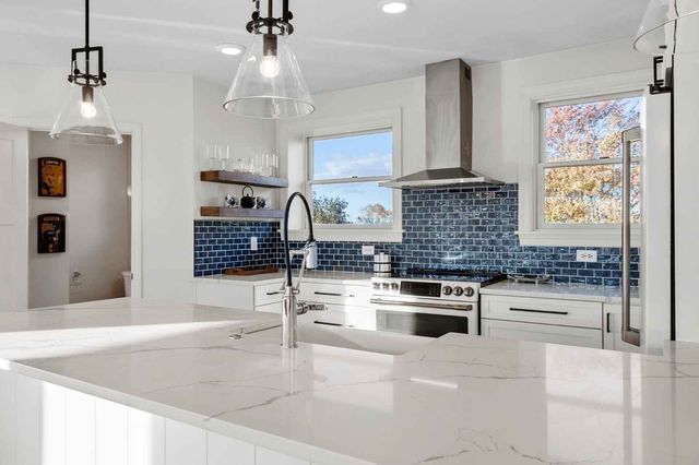 34 Old County Rd, Salisbury, MA 01952