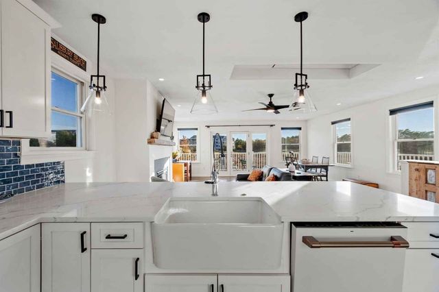 34 Old County Rd, Salisbury, MA 01952
