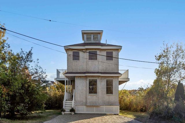 34 Old County Rd, Salisbury, MA 01952