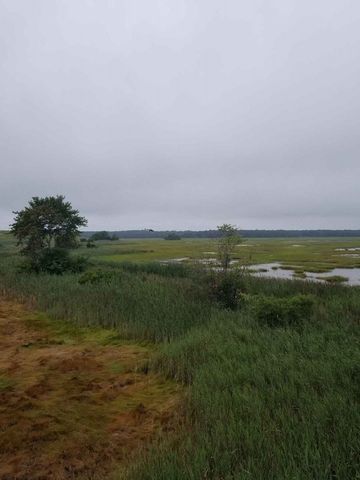 34 Old County Rd, Salisbury, MA 01952