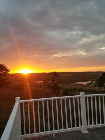 34 Old County Rd, Salisbury, MA 01952
