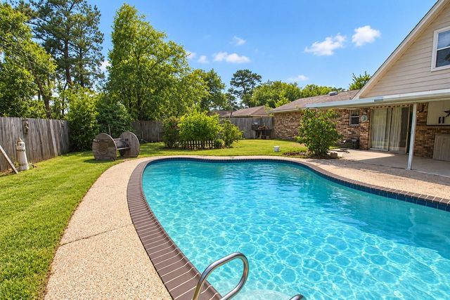 10030 Lost Pine Drive, Baytown, TX 77521