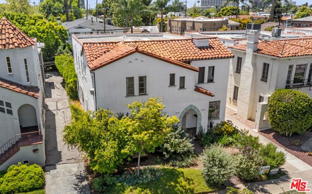 8130 Blackburn Avenue, Los Angeles, CA 90048