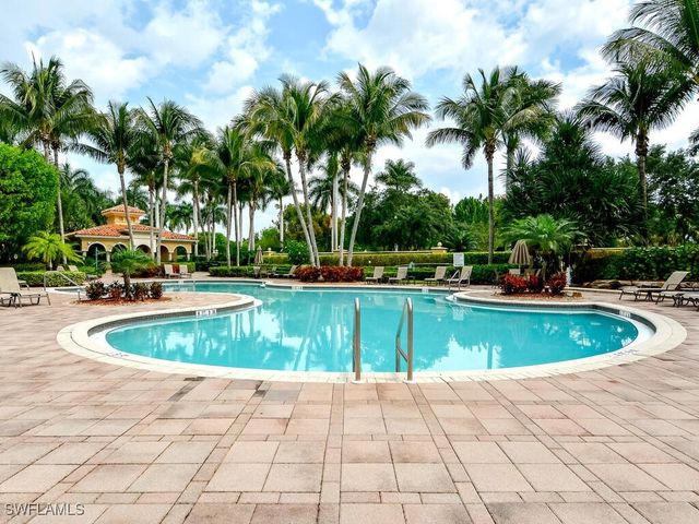 2605 Estrella CT PH 3, Naples, FL 34109