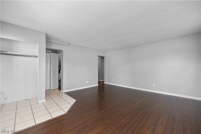 1731 Abbe Road S, Elyria, OH 44035