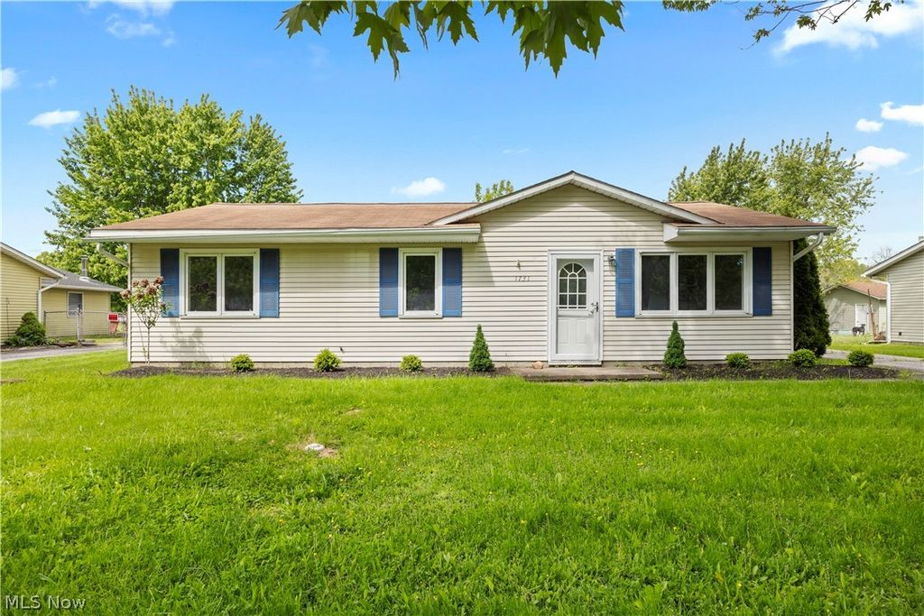 1731 Abbe Road S, Elyria, OH 44035