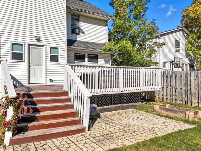 2223 Eldred Avenue, Lakewood, OH 44107