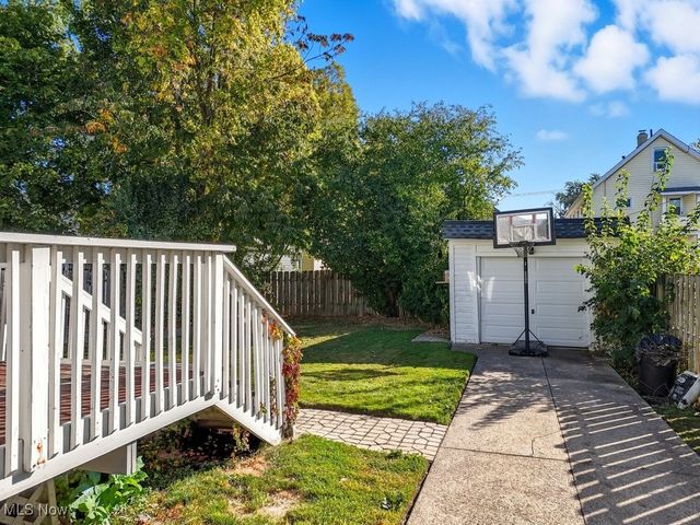 2223 Eldred Avenue, Lakewood, OH 44107