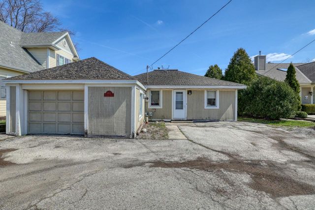 1603 Milwaukee STREET, Delafield, WI 53018
