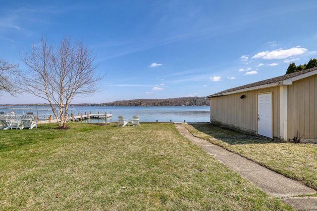 1603 Milwaukee STREET, Delafield, WI 53018
