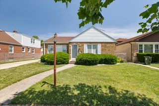 8841 Menard Avenue, Morton Grove, IL 60053