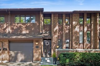 1018 Rene Court, Park Ridge, IL 60068
