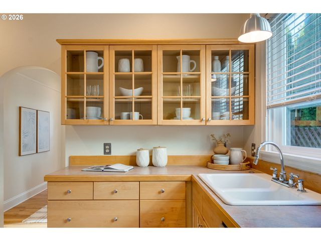 9468 N MOHAWK Ave, Portland, OR 97203