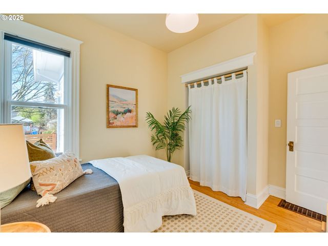 9468 N MOHAWK Ave, Portland, OR 97203