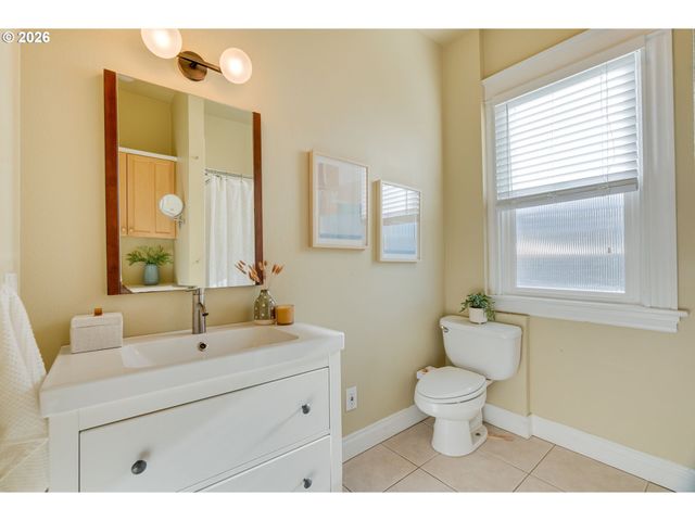 9468 N MOHAWK Ave, Portland, OR 97203