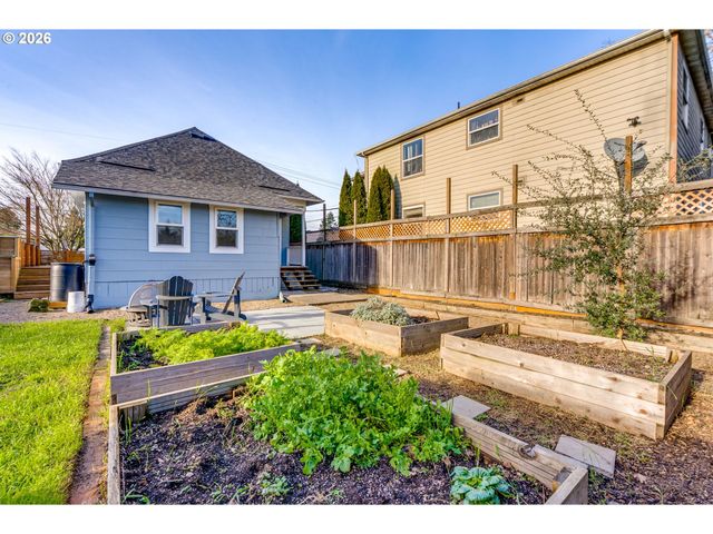 9468 N MOHAWK Ave, Portland, OR 97203