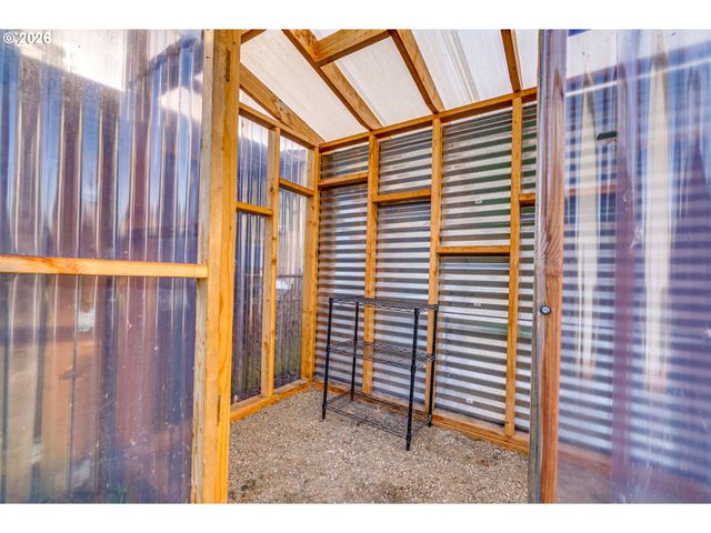 9468 N MOHAWK Ave, Portland, OR 97203