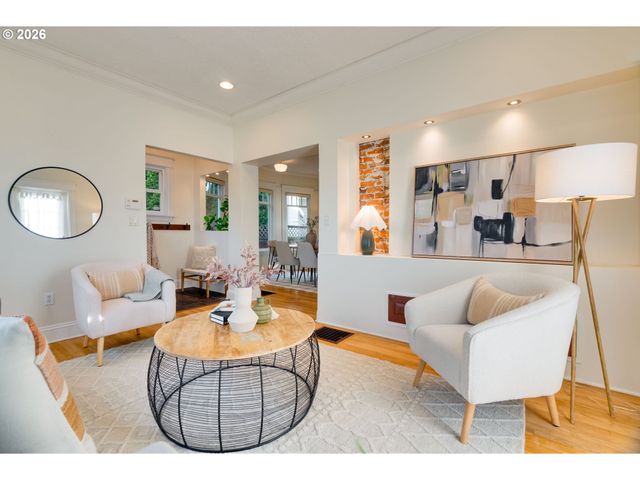 9468 N MOHAWK Ave, Portland, OR 97203