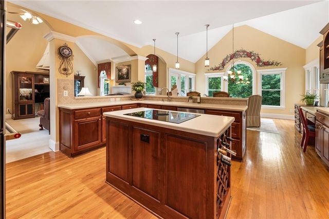 4110 Runnymede Drive SW, Lilburn, GA 30047