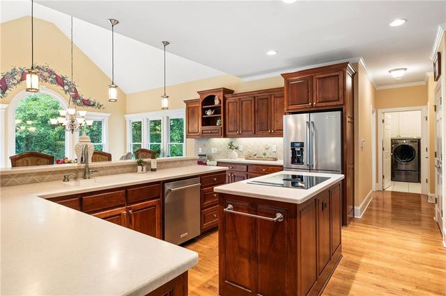 4110 Runnymede Drive SW, Lilburn, GA 30047