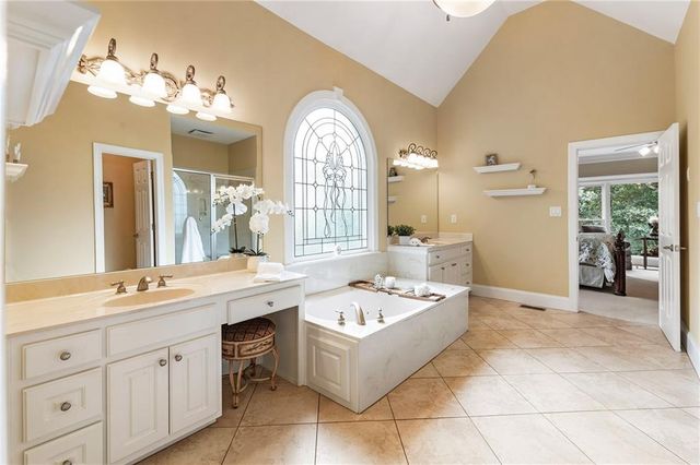 4110 Runnymede Drive SW, Lilburn, GA 30047