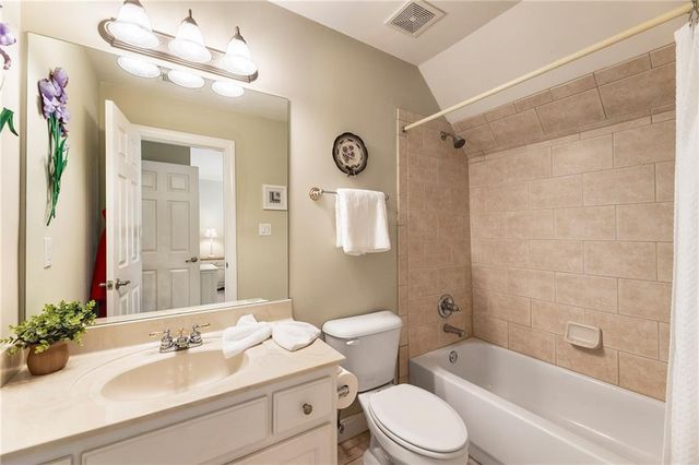 4110 Runnymede Drive SW, Lilburn, GA 30047
