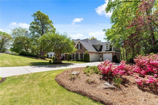 4110 Runnymede Drive SW, Lilburn, GA 30047