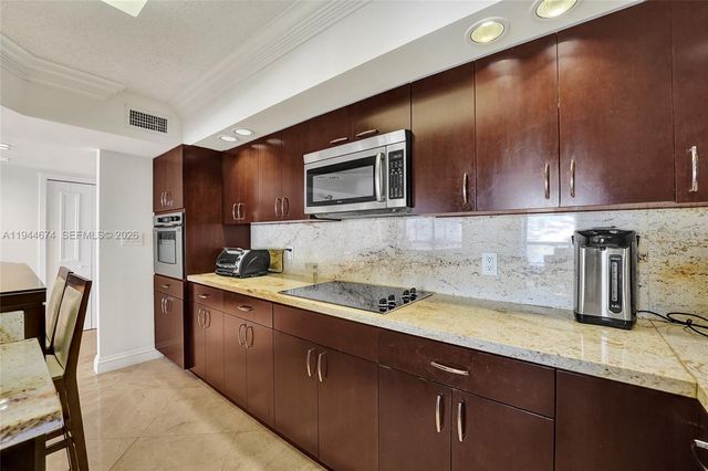 19667 Turnberry Way 12F, Aventura, FL 33180