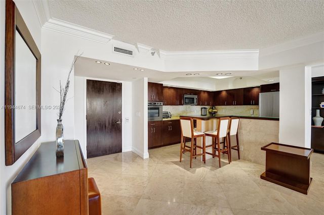 19667 Turnberry Way 12F, Aventura, FL 33180