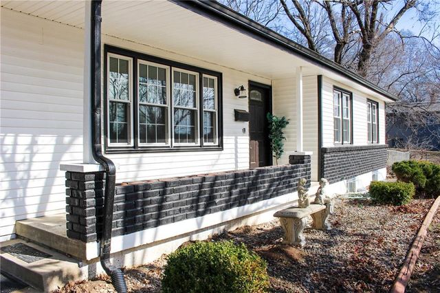 7910 E 74th Street, Kansas City, MO 64133