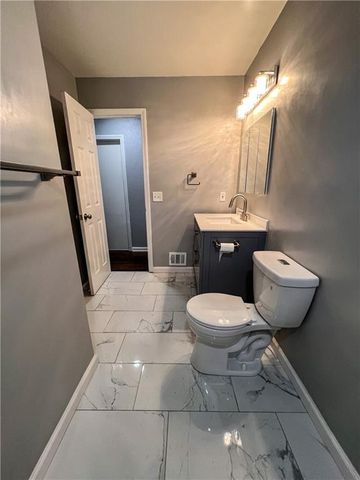 7910 E 74th Street, Kansas City, MO 64133