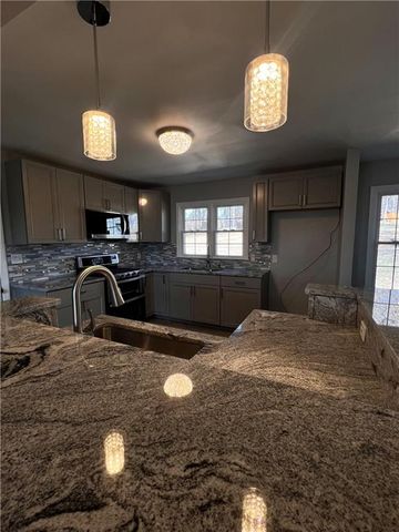 7910 E 74th Street, Kansas City, MO 64133