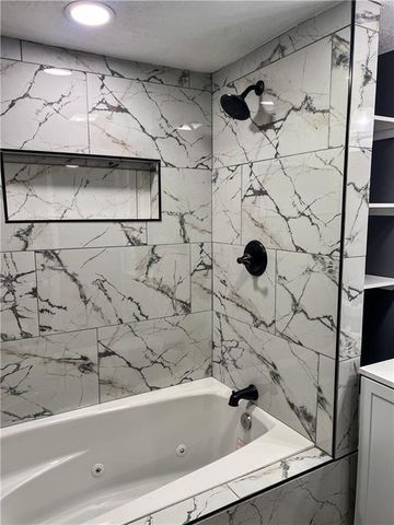 7910 E 74th Street, Kansas City, MO 64133