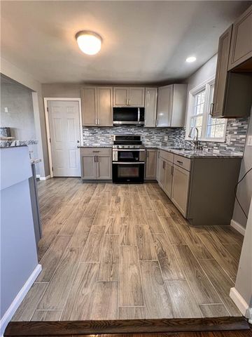 7910 E 74th Street, Kansas City, MO 64133