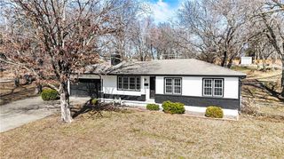 7910 E 74th Street, Kansas City, MO 64133