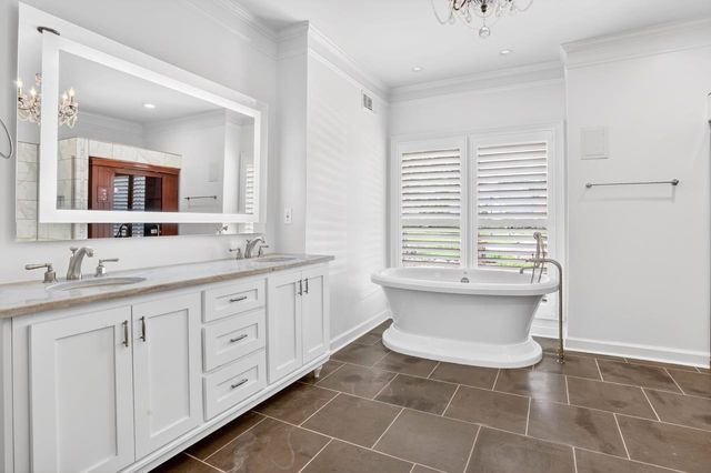 8875 STONE FARM CIR, Germantown, TN 38138